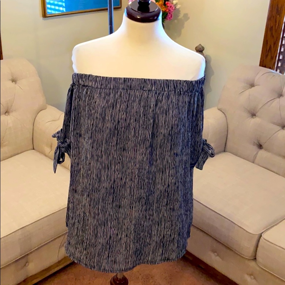 Chic Off-shoulder Top